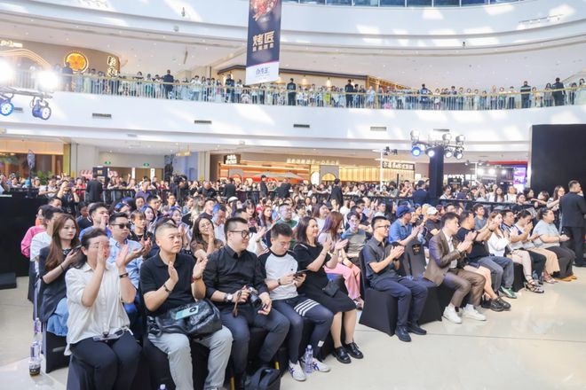 烤匠靠的是什么才能火爆出圈爱游戏app体育排队7小时(图9)
